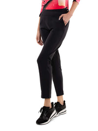 Stylish Women's Golf Pants - Fitted Design with Moisture-Wicking